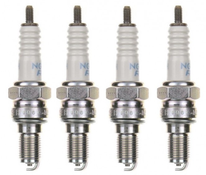 X4 NGK 7502 Bougie d’allumage pour Honda